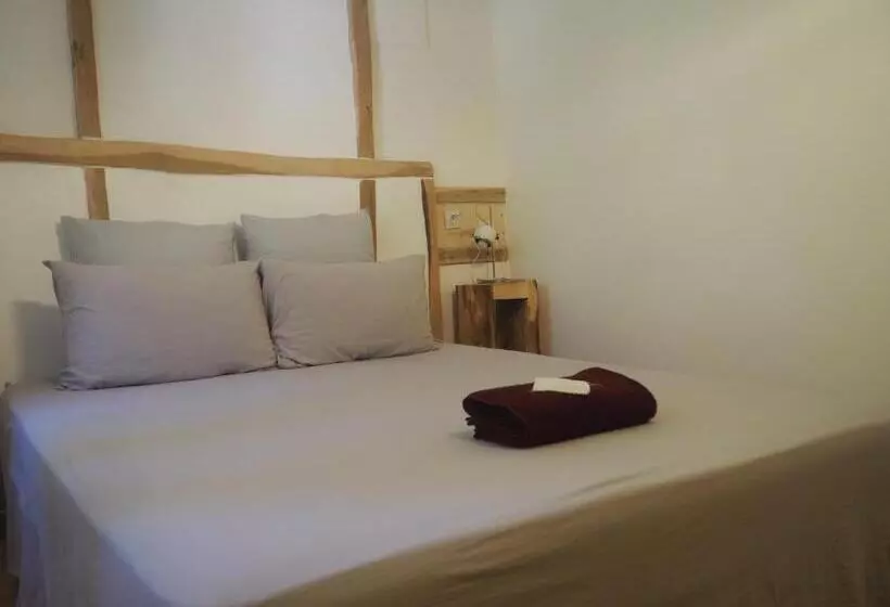 Aamiaismajoitus (B&B) Moulin Bas, Prés De La Rivière