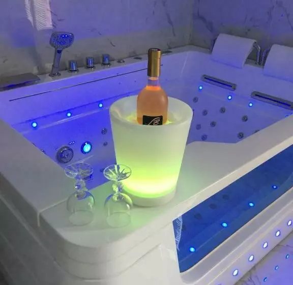 ベッドアンドブレックファースト Suite Saint Esteve Avec Balneo Au Cœur D Un Hameau