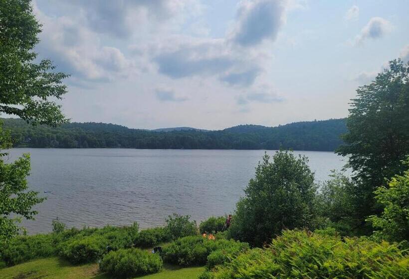 بنسيون Le Lodge Du Lac