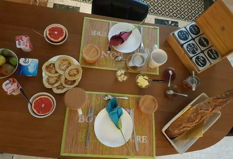 تختخواب و صبحانه Libre à Vous ..