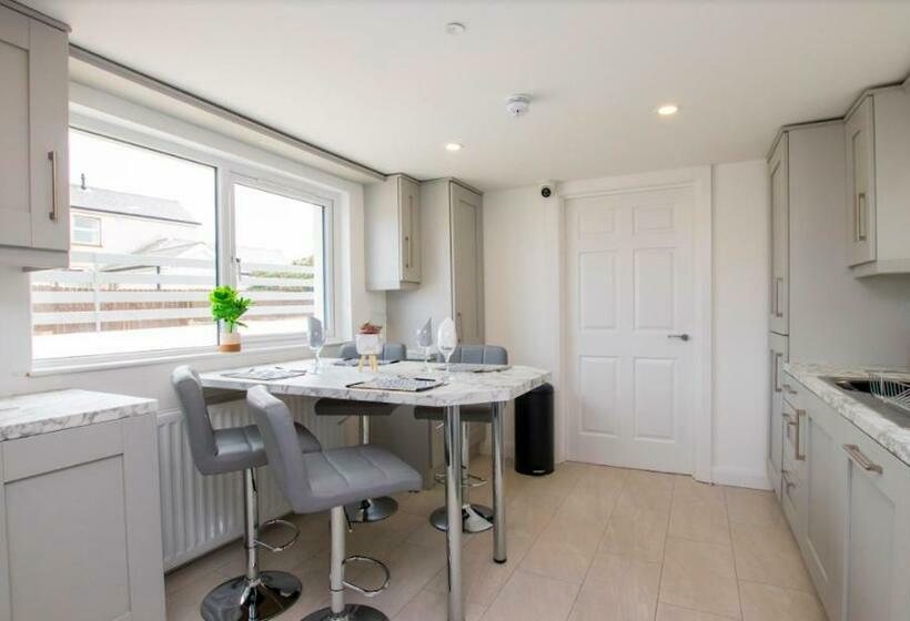 مبيت وإفطار Station 36