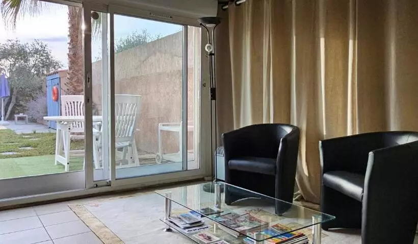 Aamiaismajoitus (B&B) Studio Tranquillo Avec Piscine Et Salle De Sport