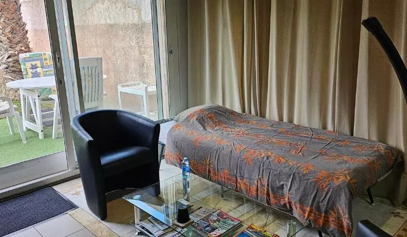 Aamiaismajoitus (B&B) Studio Tranquillo Avec Piscine Et Salle De Sport