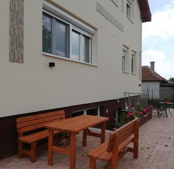 ベッドアンドブレックファースト Villa Heuréka