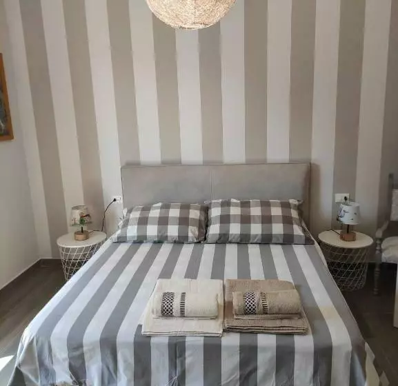 پانسیون Rossetto E Cocciolato   Stanza Indipendente Con Bagno Privato A Pesaro
