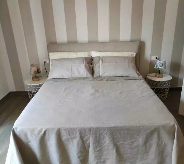 پانسیون Rossetto E Cocciolato   Stanza Indipendente Con Bagno Privato A Pesaro