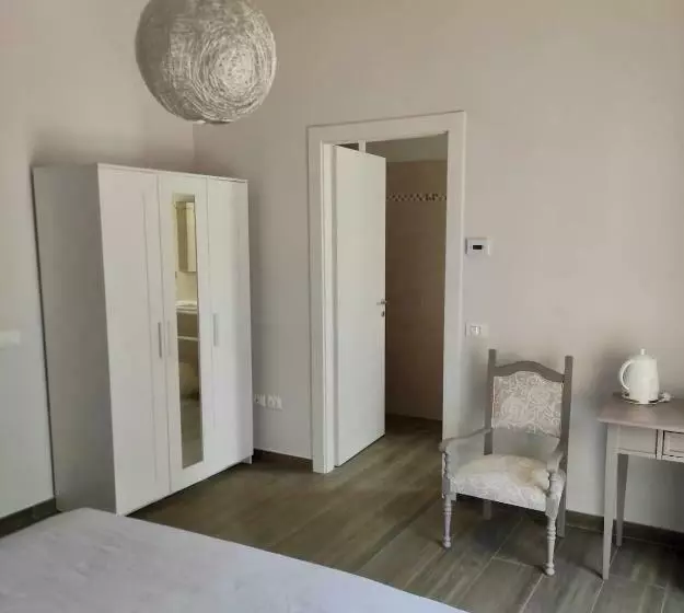پانسیون Rossetto E Cocciolato   Stanza Indipendente Con Bagno Privato A Pesaro