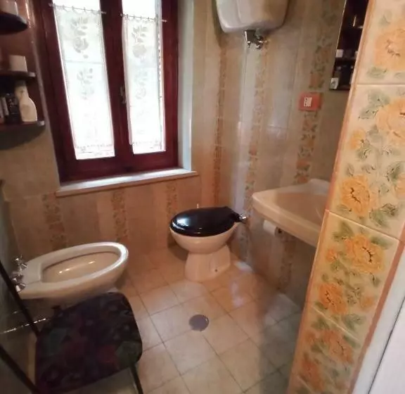 Pensió Tra Grilli E Cicale