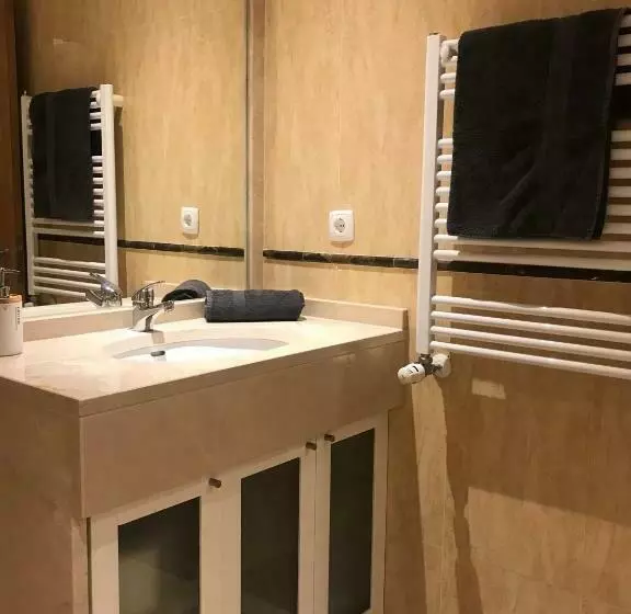 ベッドアンドブレックファースト Cosy Room With Bathroom And Private Access