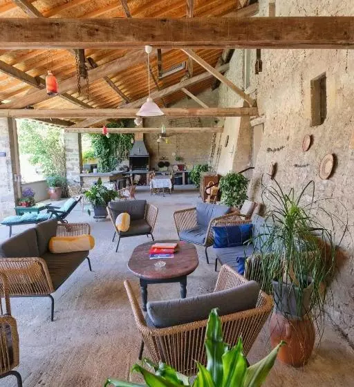 ベッドアンドブレックファースト Le Cocon