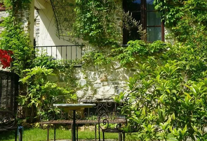 Aamiaismajoitus (B&B) La Libellula Rossa