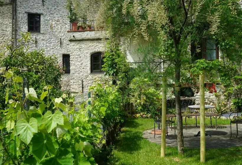 Aamiaismajoitus (B&B) La Libellula Rossa