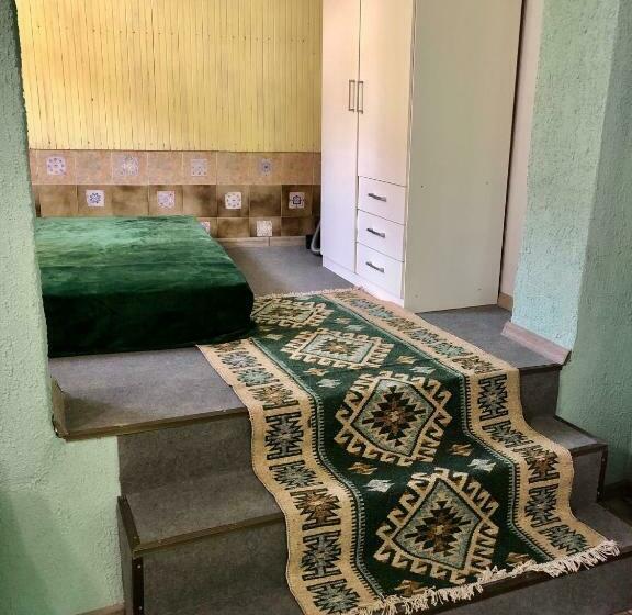 Pensionat Happy Studios Opera 3