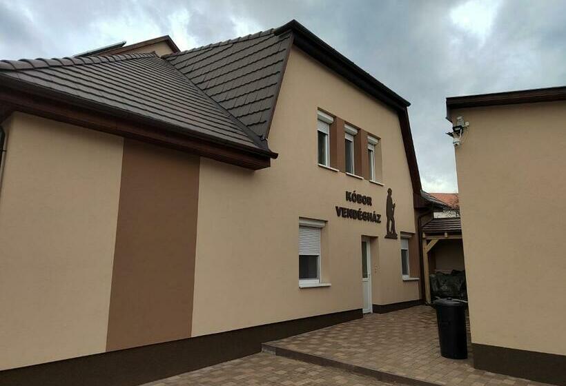 Pensjonat Kóbor Vendégház