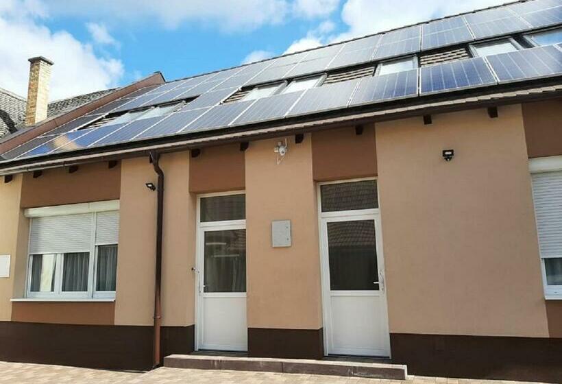 Pensjonat Kóbor Vendégház