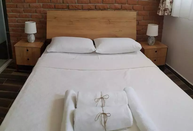 Adayel Otel & Bağ Evi