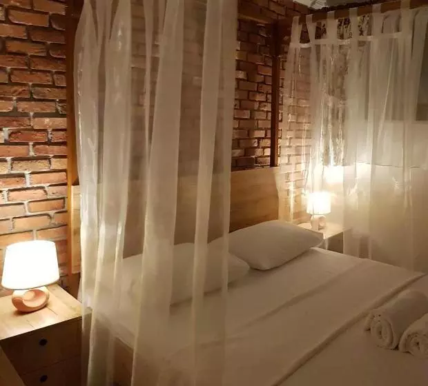 Adayel Otel & Bağ Evi