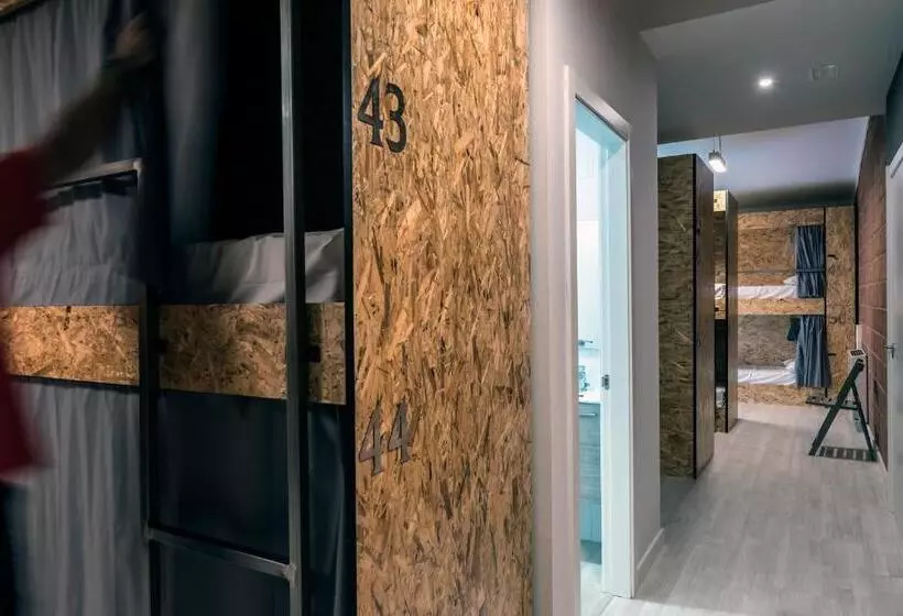 Albergue Santiago 15 Monforte