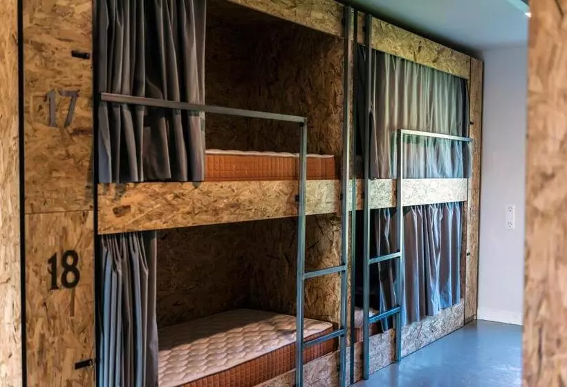 Albergue Santiago 15 Monforte