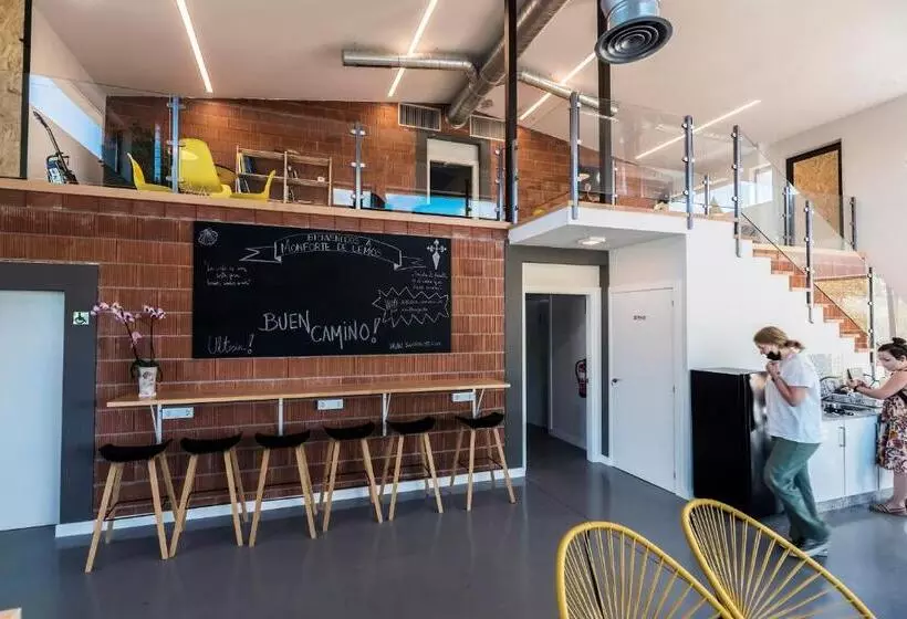 Albergue Santiago 15 Monforte