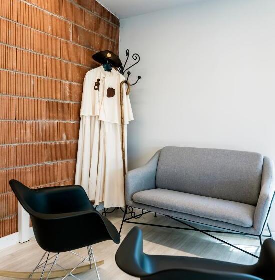 Albergue Santiago 15 Monforte