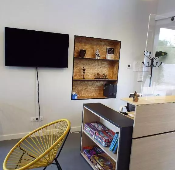 Albergue Santiago 15 Monforte