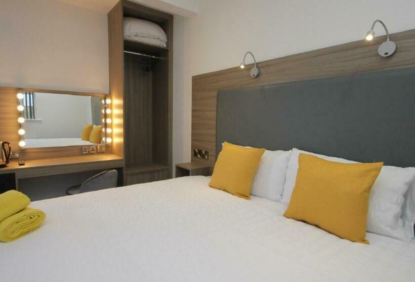 住宿加早餐  Guest Rooms @ 128