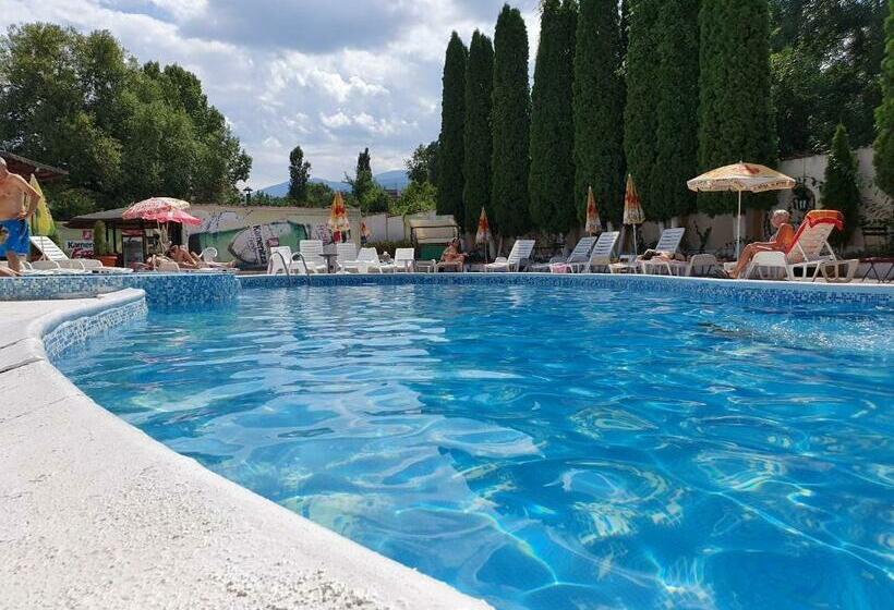 Отель Club 2008