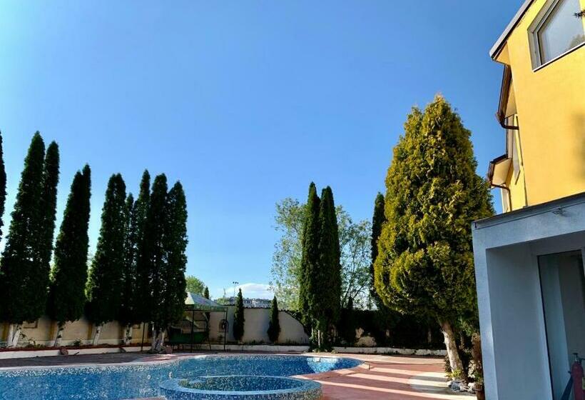 Отель Club 2008