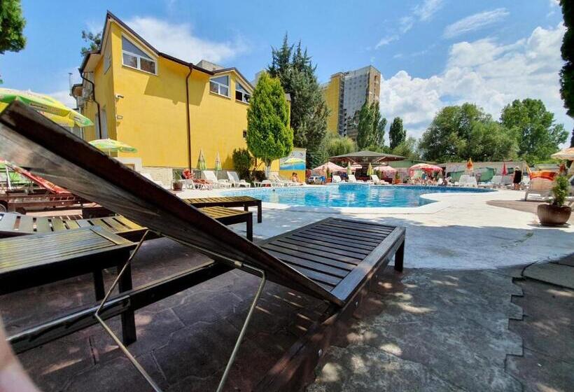 Отель Club 2008