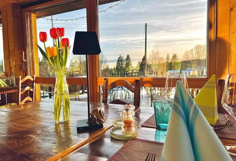 ホテル Hôtel Restaurant Les Cernets Swiss Lodge Ssh