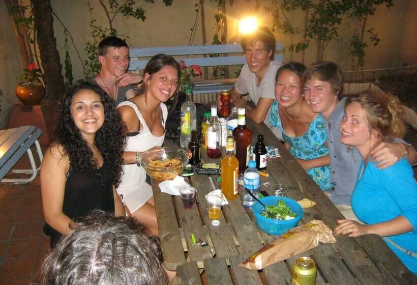 הוסטל La Petite Auberge De Saint Sernin