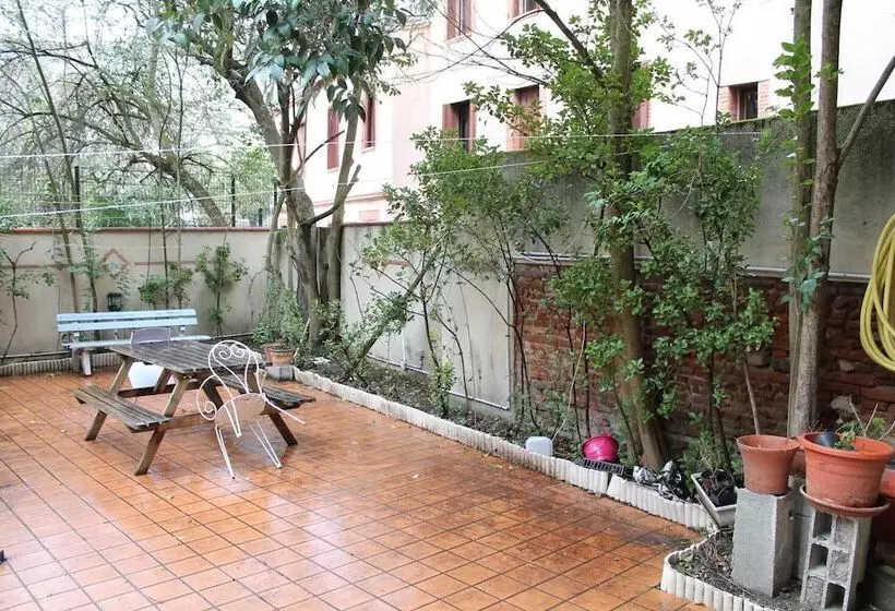 הוסטל La Petite Auberge De Saint Sernin