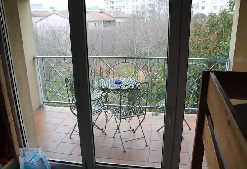 הוסטל La Petite Auberge De Saint Sernin