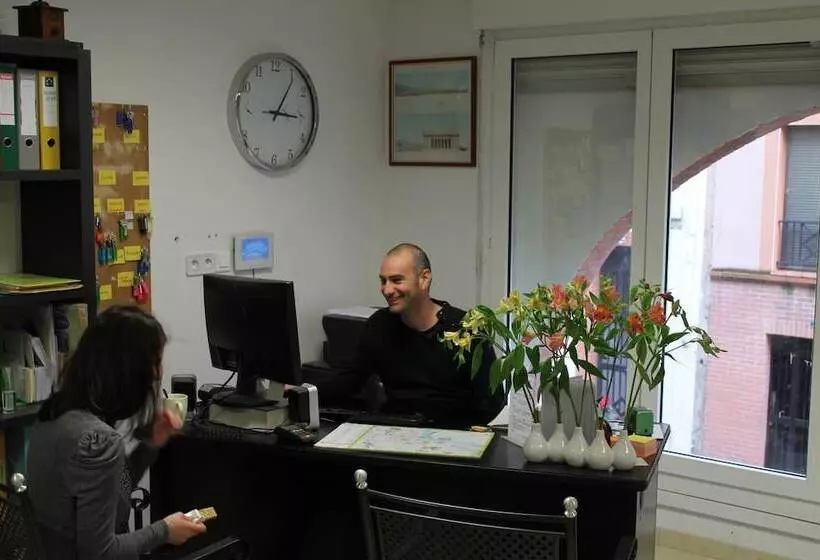 הוסטל La Petite Auberge De Saint Sernin