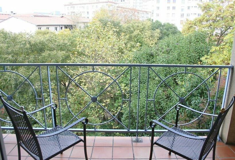 הוסטל La Petite Auberge De Saint Sernin