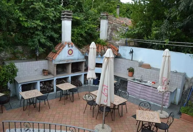 ベッドアンドブレックファースト Su Ghindalu Guesthouse