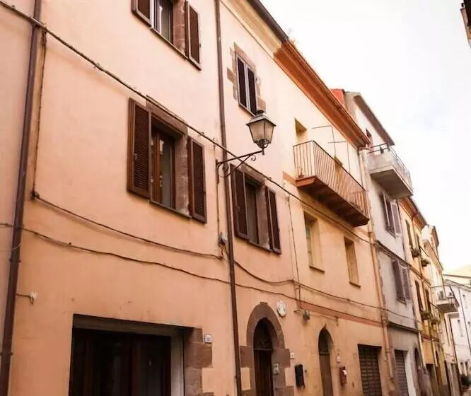 ベッドアンドブレックファースト Su Ghindalu Guesthouse