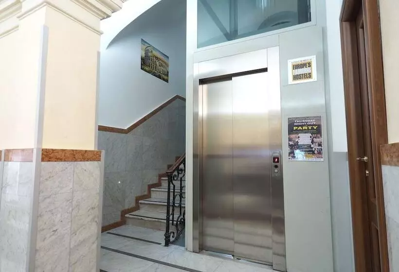 مسافرخانه Alessandro Palace & Bar