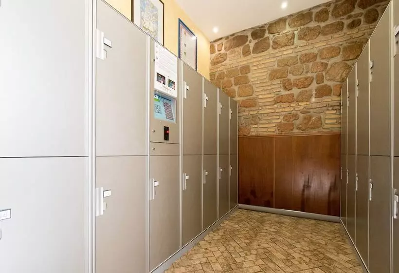 مسافرخانه Alessandro Palace & Bar