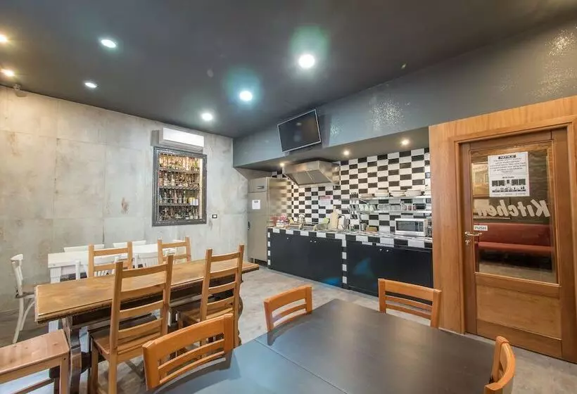 مسافرخانه Alessandro Palace & Bar