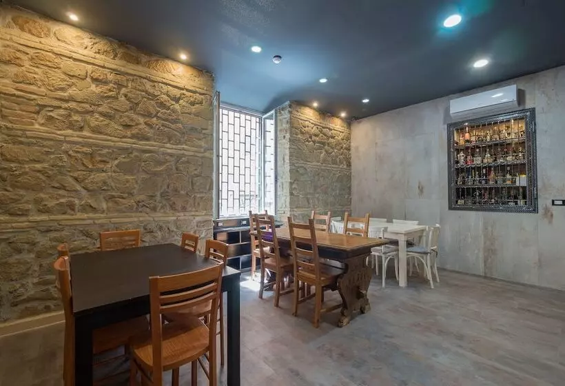 مسافرخانه Alessandro Palace & Bar