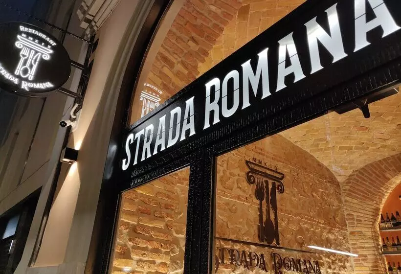 مسافرخانه Alessandro Palace & Bar