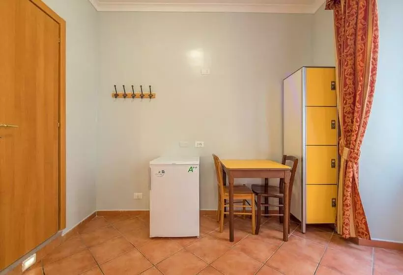 مسافرخانه Alessandro Palace & Bar