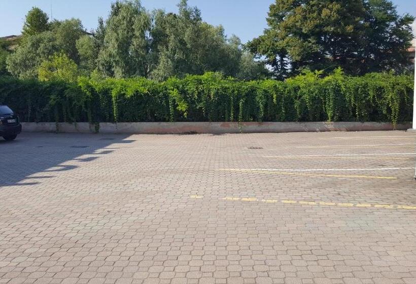 בית מלון כפרי Ascot