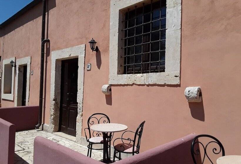 בית מלון כפרי Lady Lusya