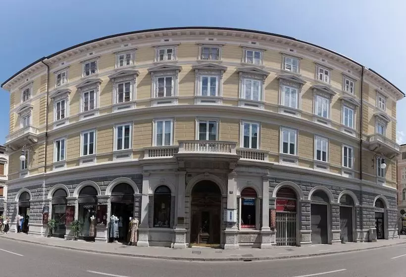 هتل Nuovo Albergo Centro