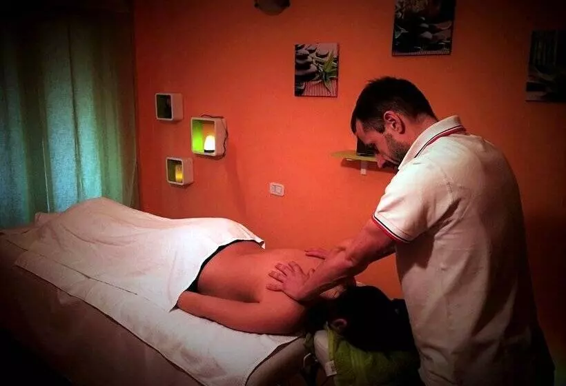 ホテル Villa Delle Rose   Malpensa