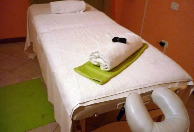 ホテル Villa Delle Rose   Malpensa