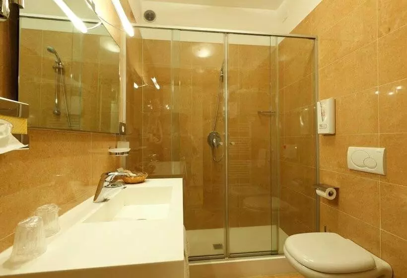 ホテル Villa Delle Rose   Malpensa